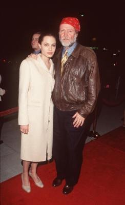 Фото - Анджелина Джоли: 244x400 / 14 Кб