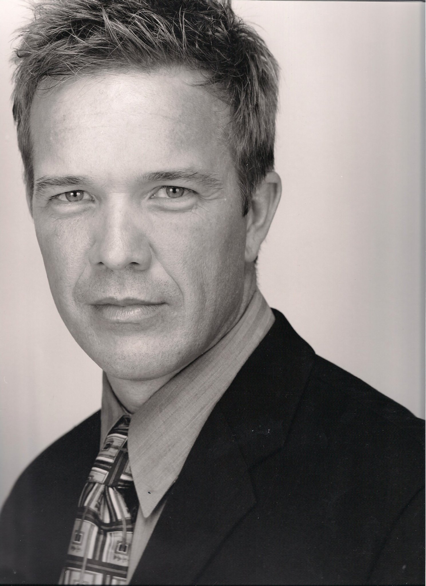 Фото - Роберт Морс: 1489x2048 / 351 Кб