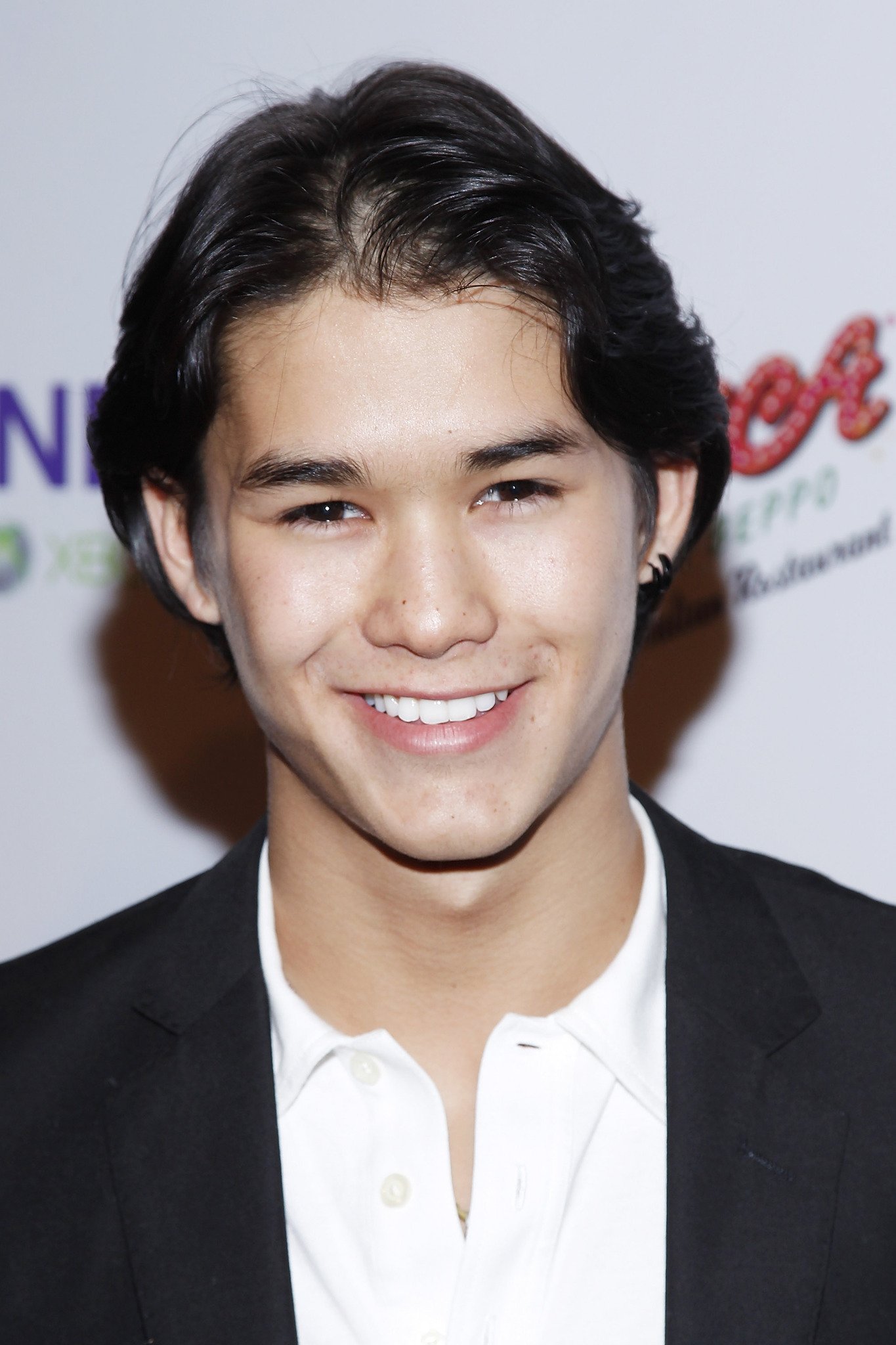 Фото - Бубу Стюарт: 1365x2048 / 266 Кб