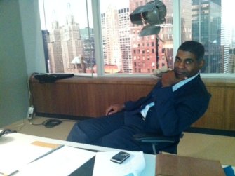 Фото - Нил Уитли: 335x251 / 18 Кб