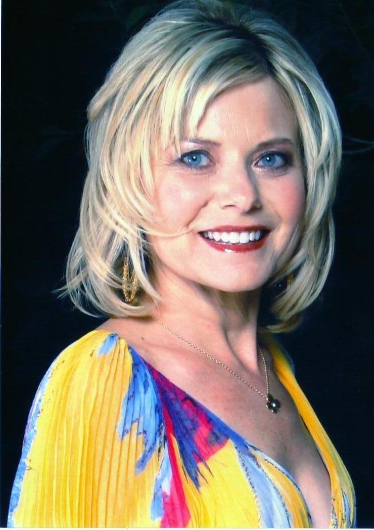 Фото - Джоан Ригерт: 740x1048 / 99 Кб