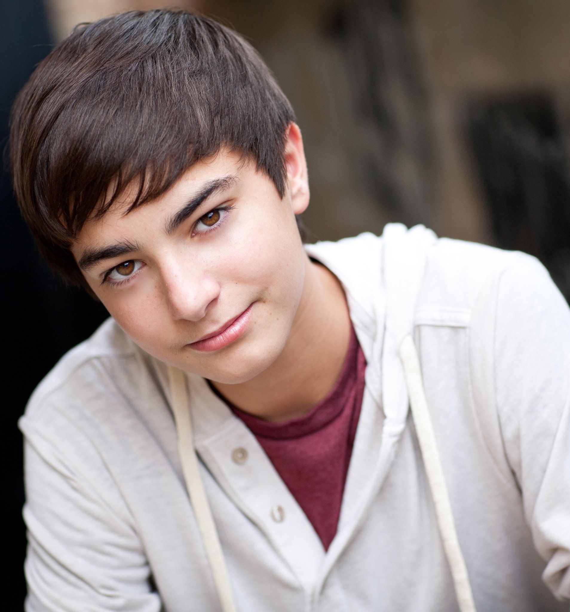 Фото - Роберт Гердиш: 1908x2048 / 383 Кб