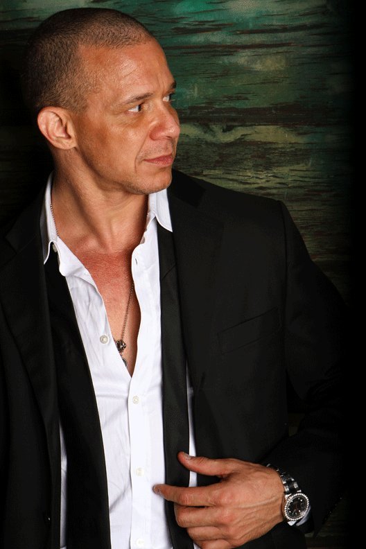 Фото - Джон Льюис: 528x792 / 61 Кб