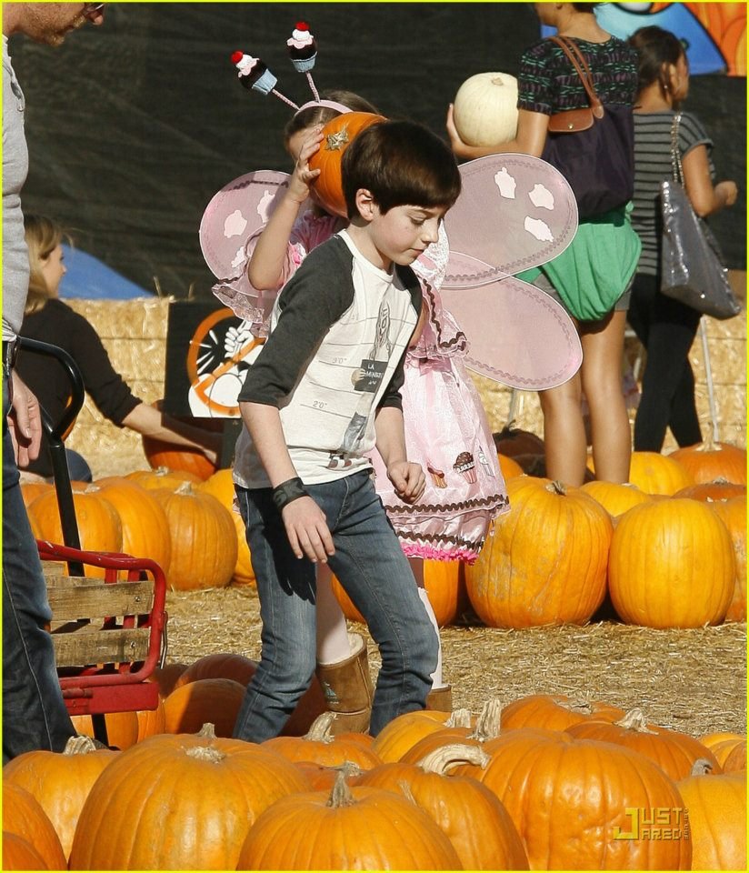 Фото - Мэйсон Кук: 824x960 / 178 Кб