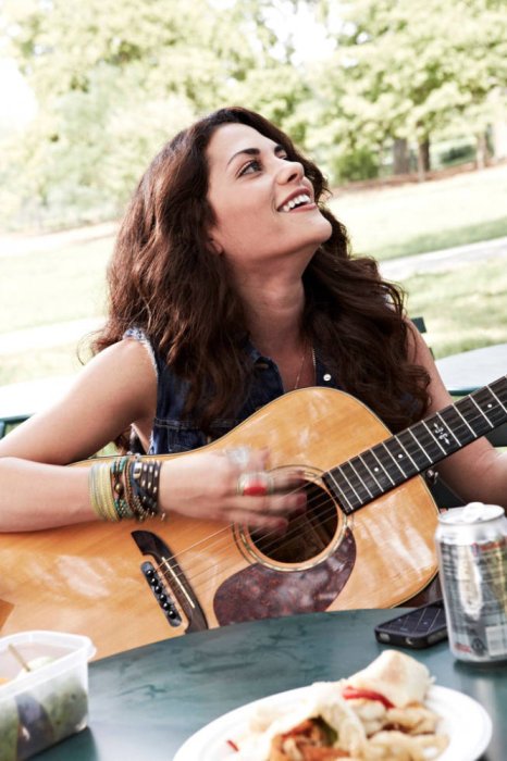 Фото - Инбар Лави: 466x700 / 65 Кб