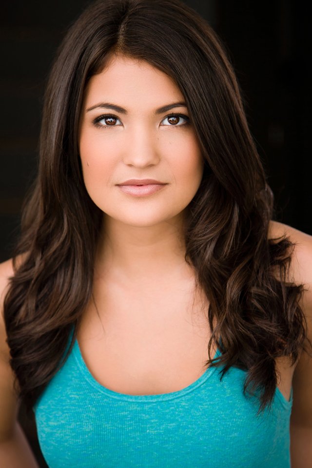 Фото - Дженна Романин: 640x960 / 86 Кб