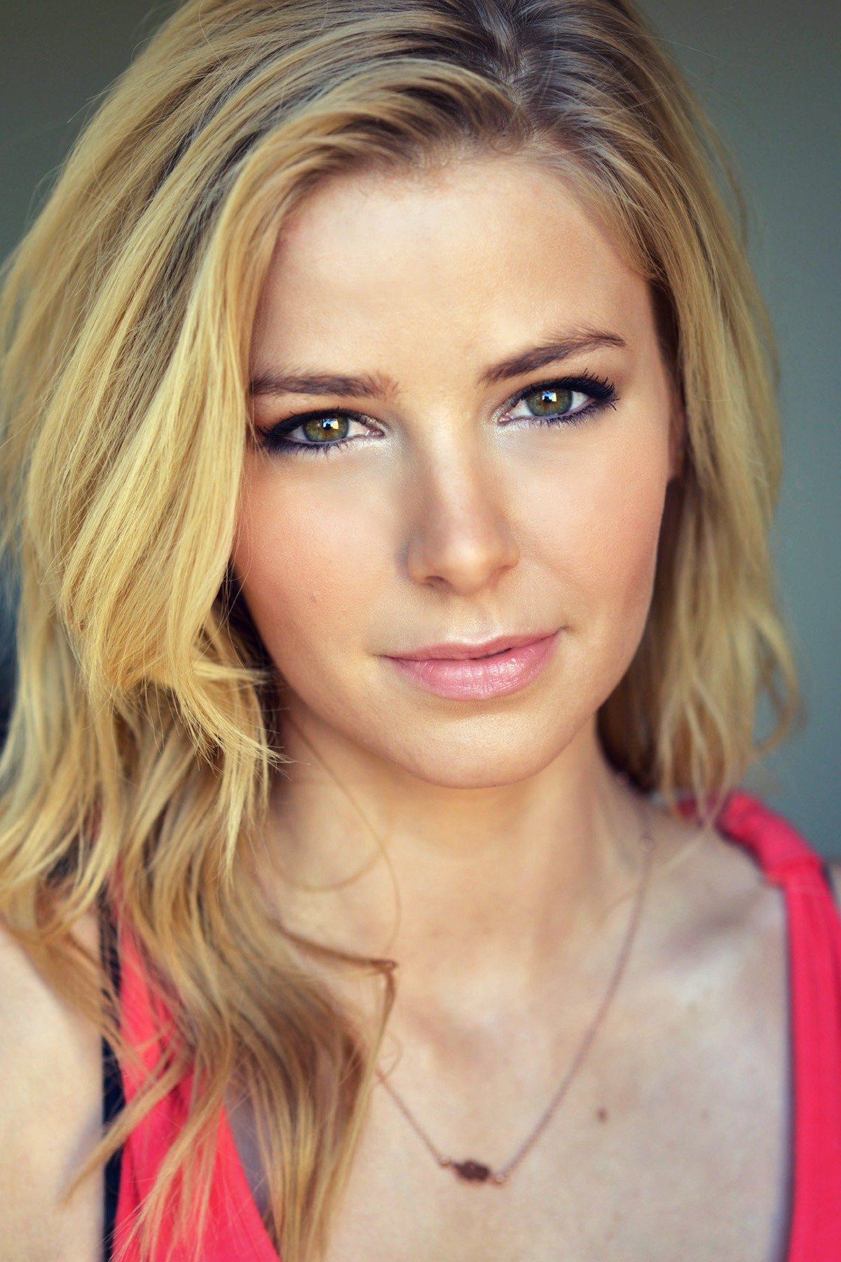 Фото - Ариана Мадикс: 1200x1800 / 305 Кб