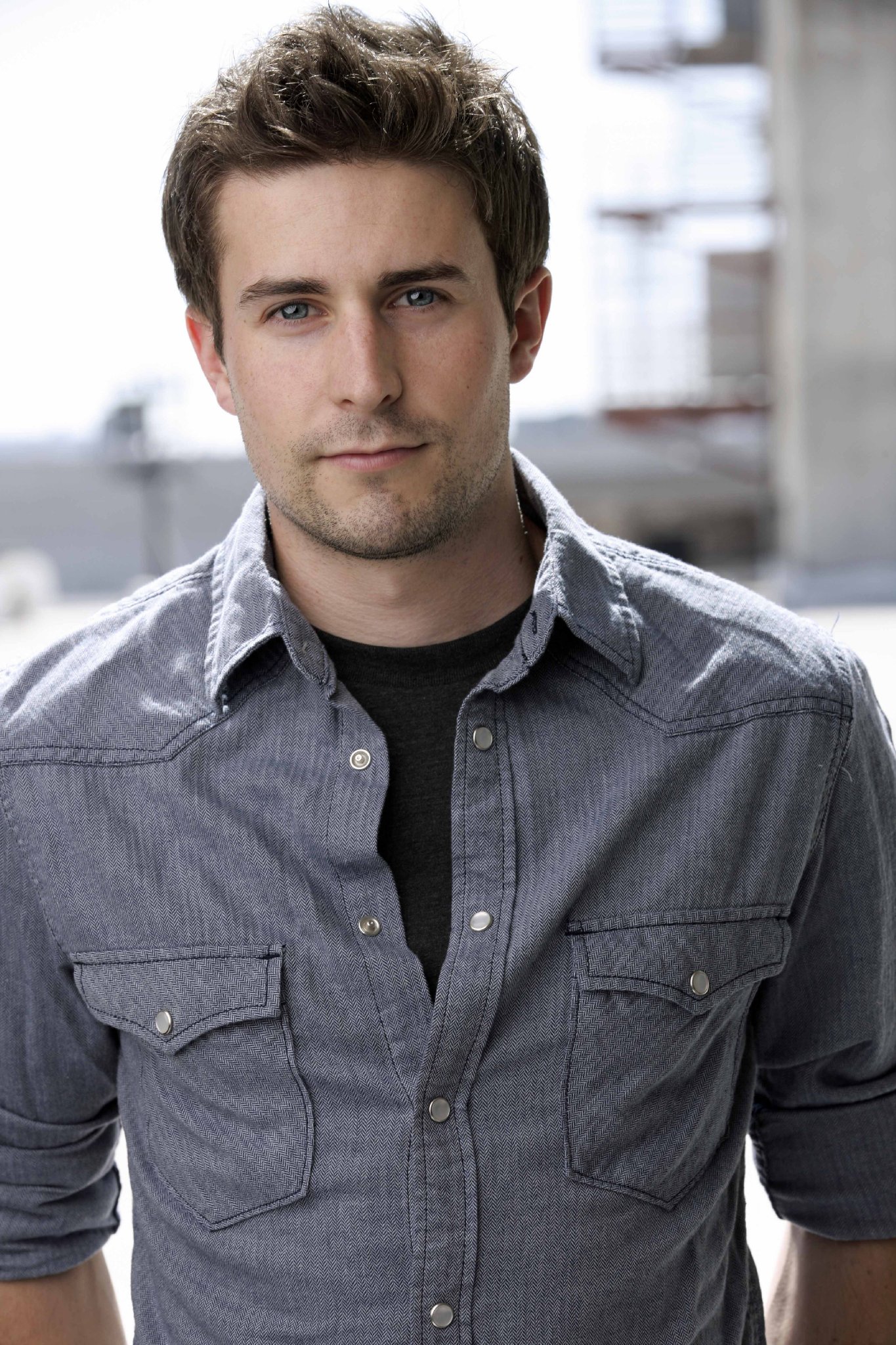 Фото - Тайлер Лэнгдон: 1365x2048 / 611 Кб