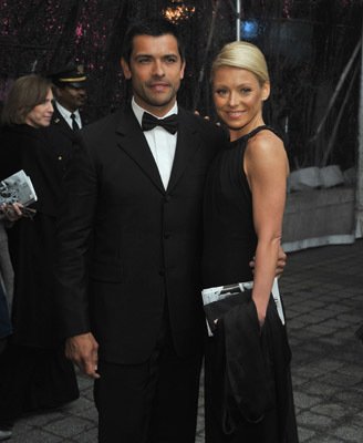 Фото - Марк Консуэлос: 328x400 / 21 Кб