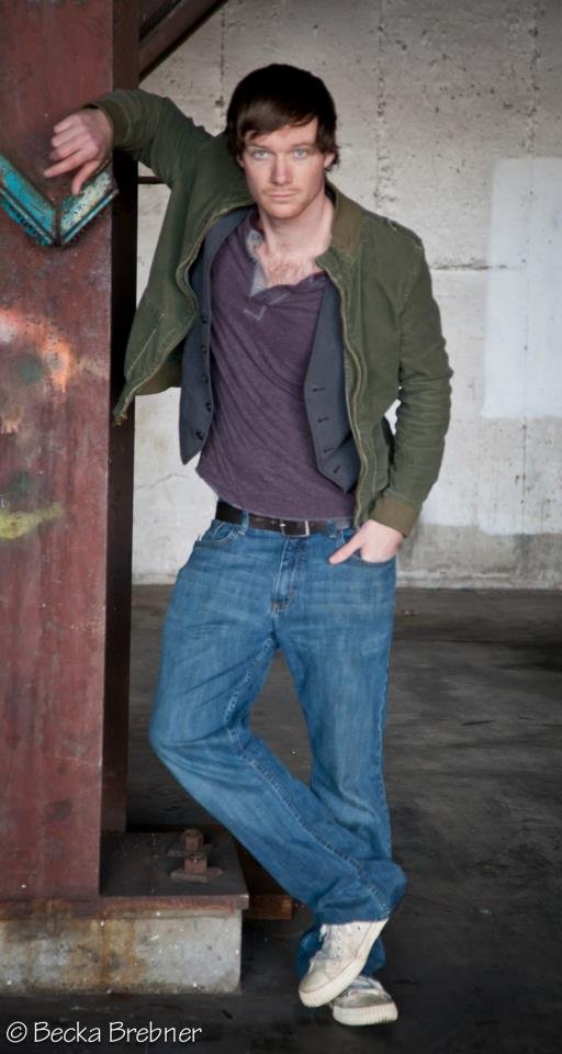 Фото - Брайан Сазерленд: 512x960 / 62 Кб