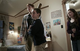 Фото - Эмма Кинни: 319x204 / 16 Кб