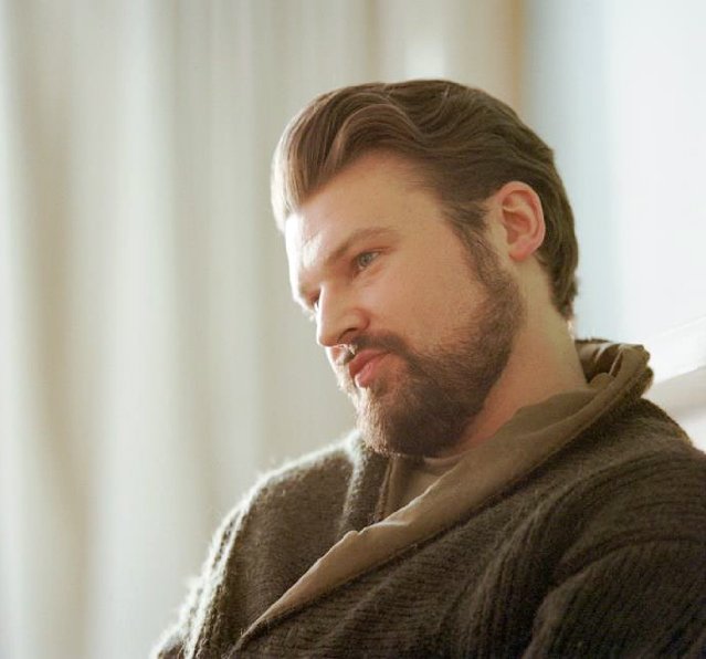 Фото - Адам Маккорт: 639x596 / 45 Кб