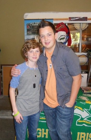 Фото - Джастин Халл: 350x536 / 39 Кб