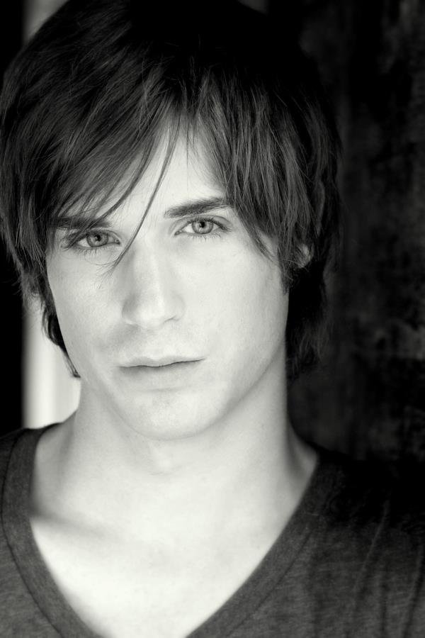 Фото - Габриэль Хьюгобум: 600x900 / 55 Кб