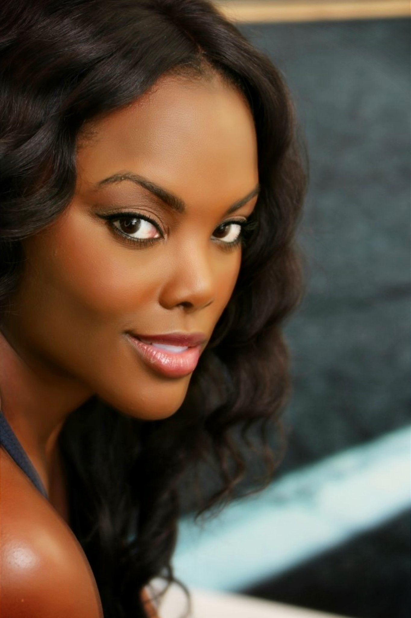 Фото - Эрика Митчелл: 1364x2048 / 195 Кб