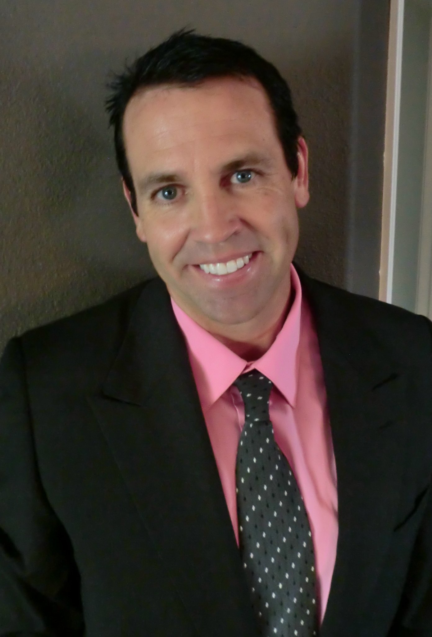 Фото - Майкл Бауэр: 1391x2048 / 223 Кб