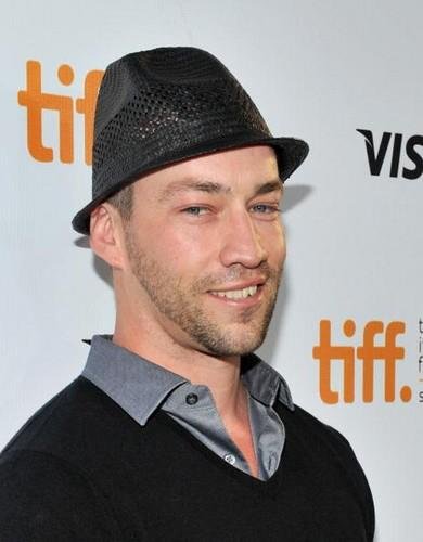 Фото - Аарон Джексон: 390x500 / 25 Кб