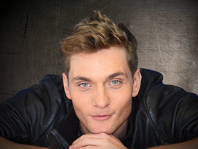 Фото - Стефан Могел: 640x480 / 59 Кб