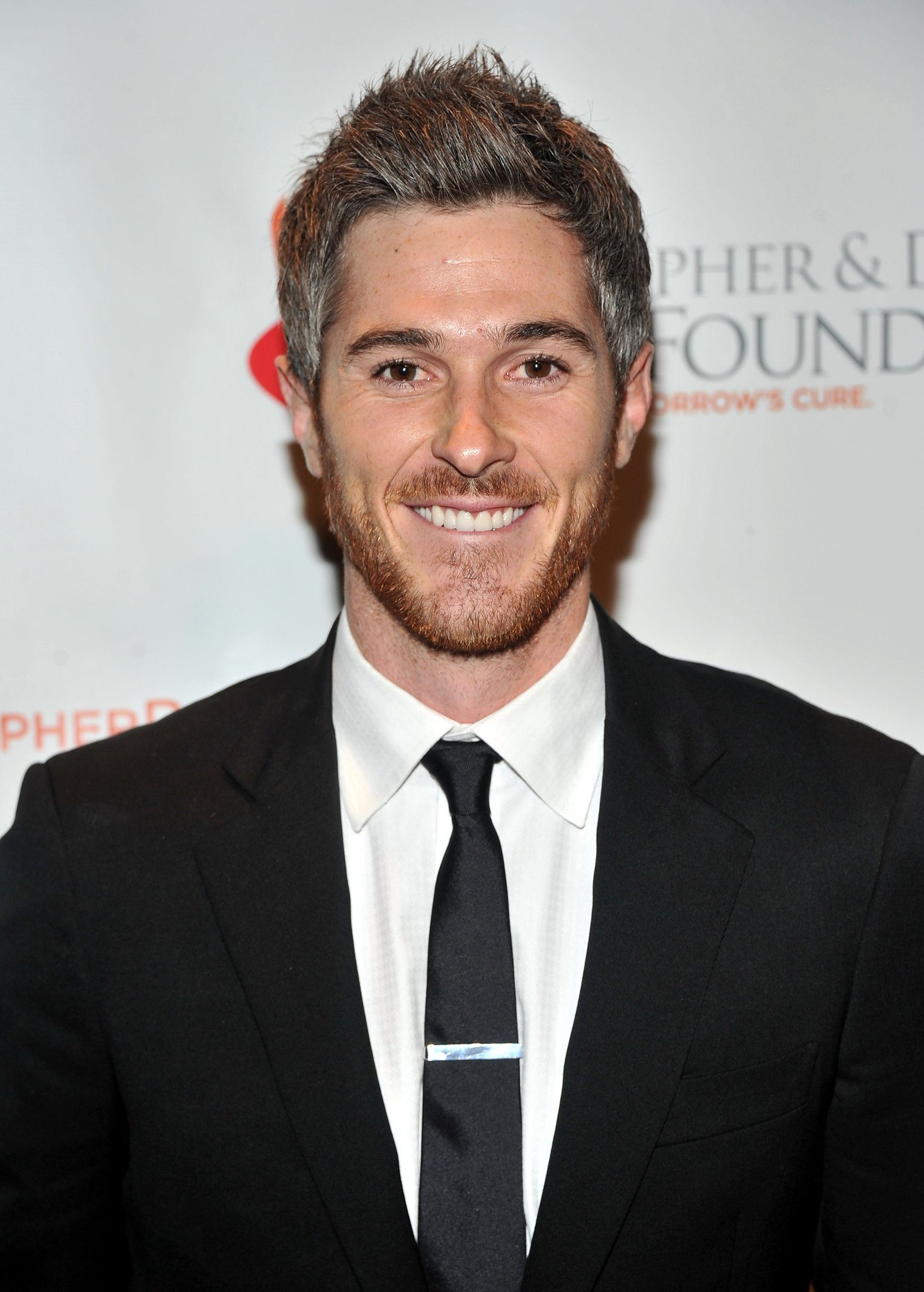 Фото - Дэйв Эннэйбл: 1466x2048 / 329 Кб