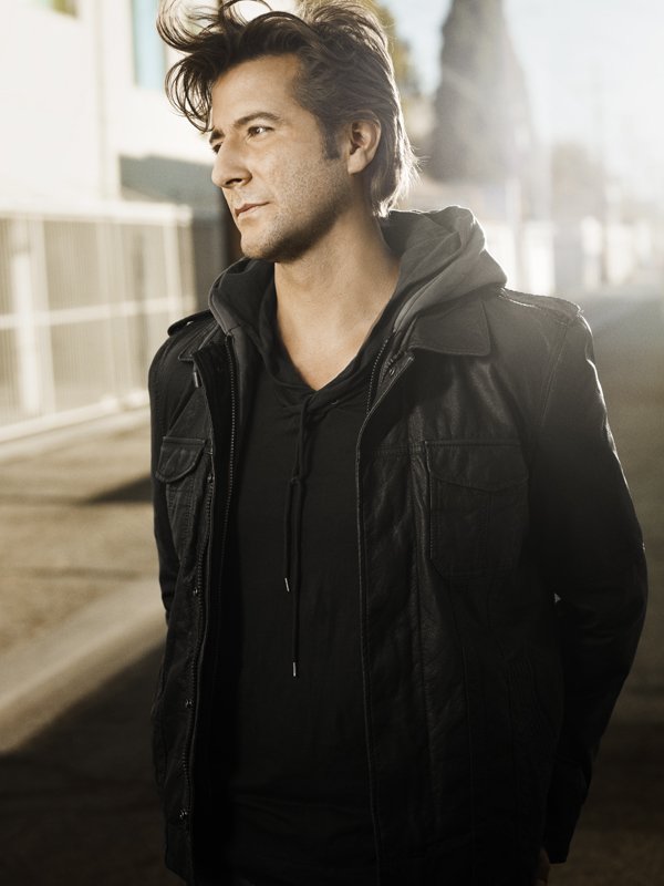 Фото - Генри Йен Кьюсик: 600x800 / 50 Кб