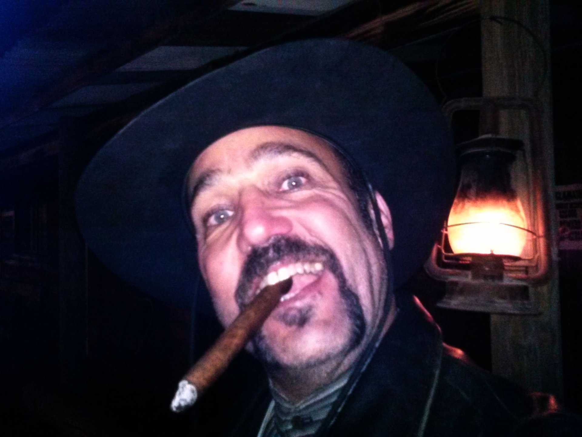 Фото - Брайан Ханна: 1920x1440 / 239 Кб