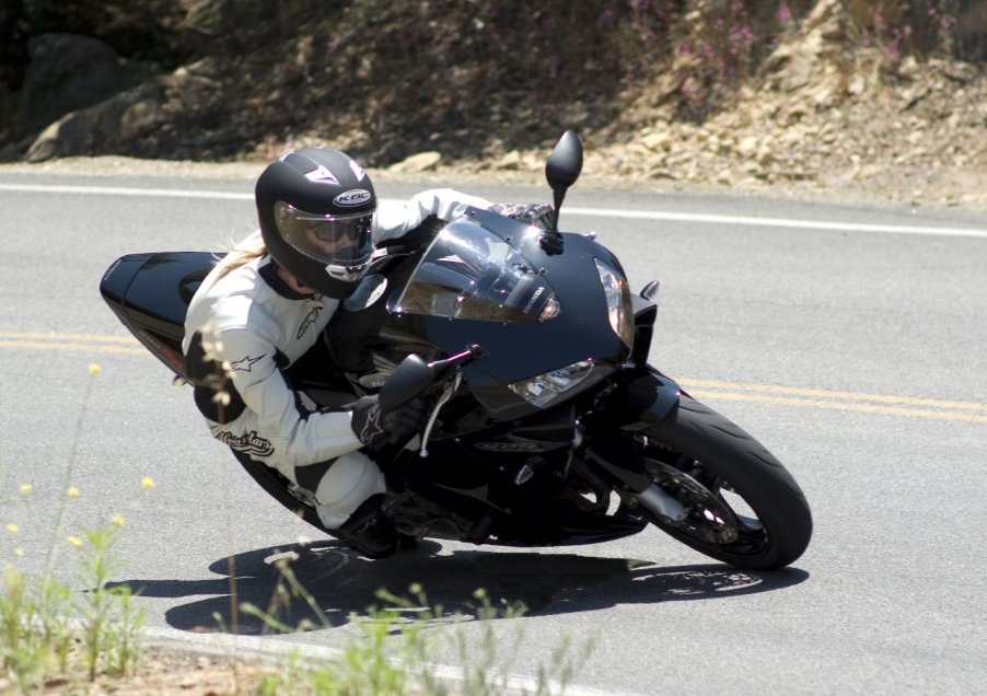 Фото - Алиса Хэнсли: 902x636 / 109 Кб