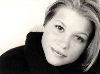 Фото - Эми Типтон: 335x249 / 13 Кб