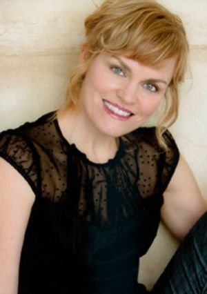 Фото - Стефни Уир: 300x426 / 19 Кб