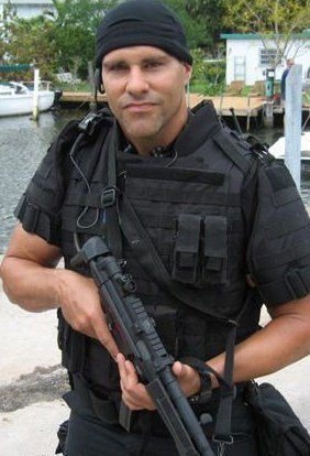 Фото - Рей Эрнандес: 282x414 / 33 Кб