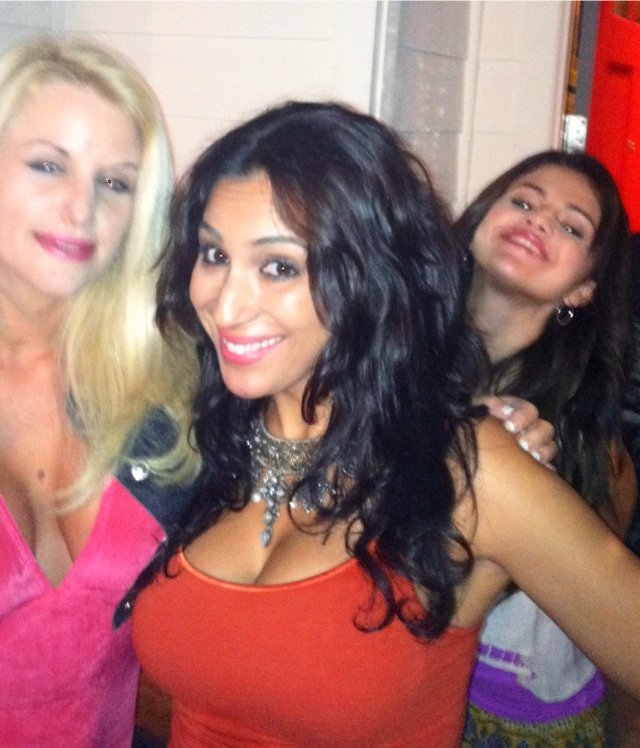 Фото - Лиана Мендоза: 640x748 / 80 Кб