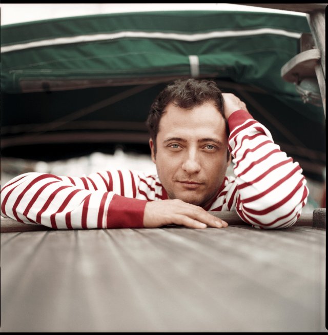 Фото - Иигит Озшенер: 640x653 / 62 Кб