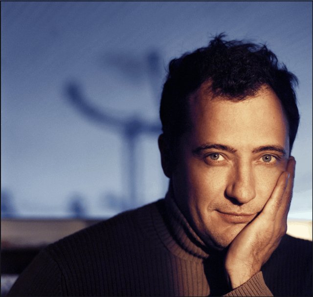 Фото - Иигит Озшенер: 640x608 / 50 Кб