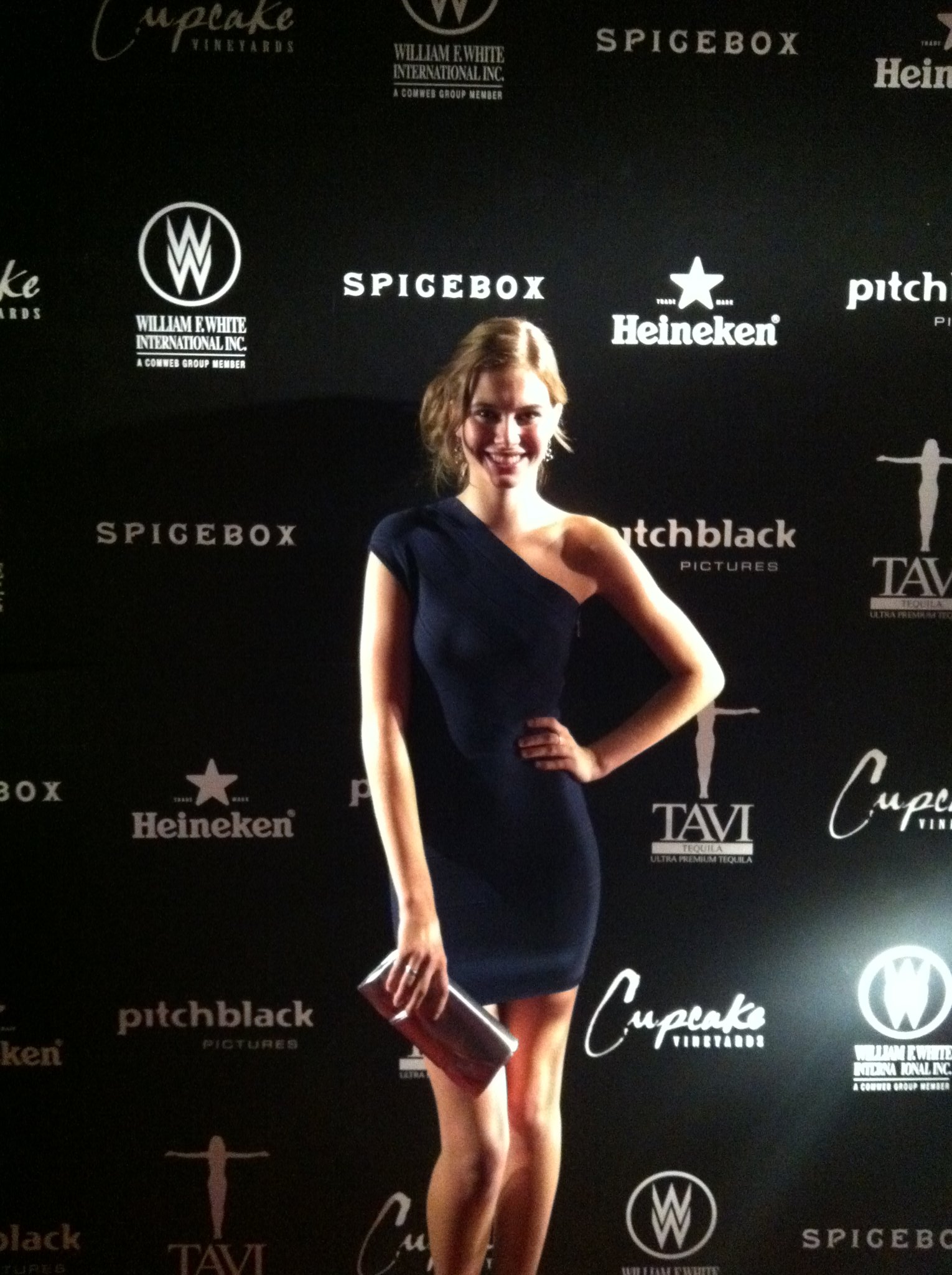 Фото - Тиера Сковбай: 1530x2048 / 403 Кб