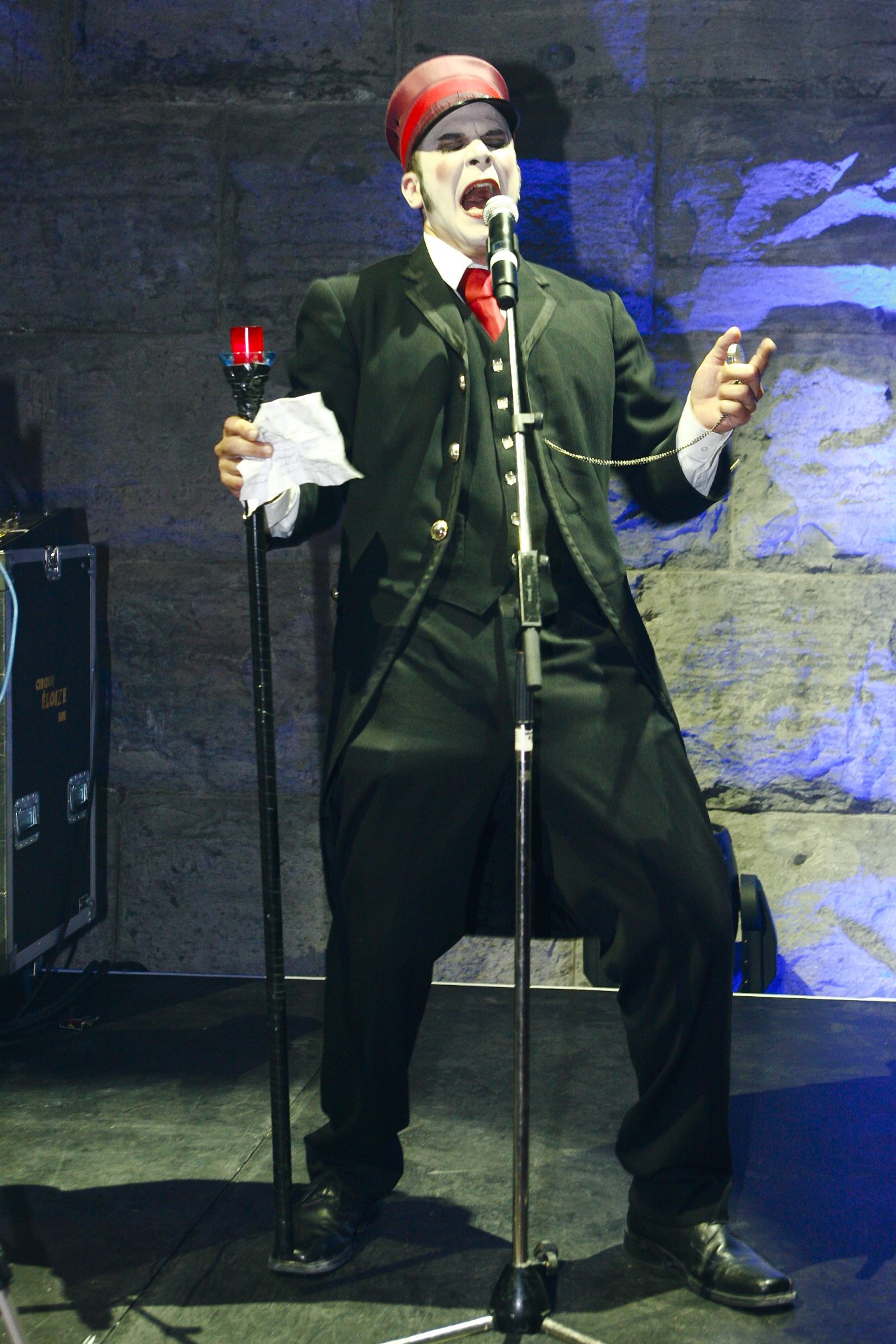 Фото - Винсент Хосс-Десмарайс: 1366x2048 / 436 Кб