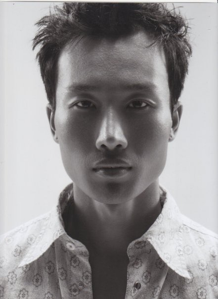 Фото - Холден Вонг: 441x604 / 38 Кб