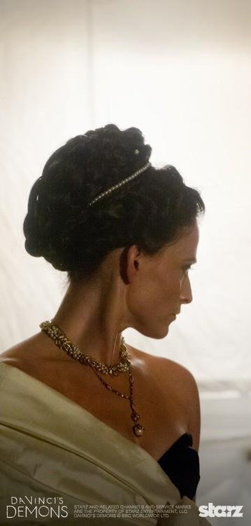 Фото - Лара Пулвер: 359x750 / 25 Кб