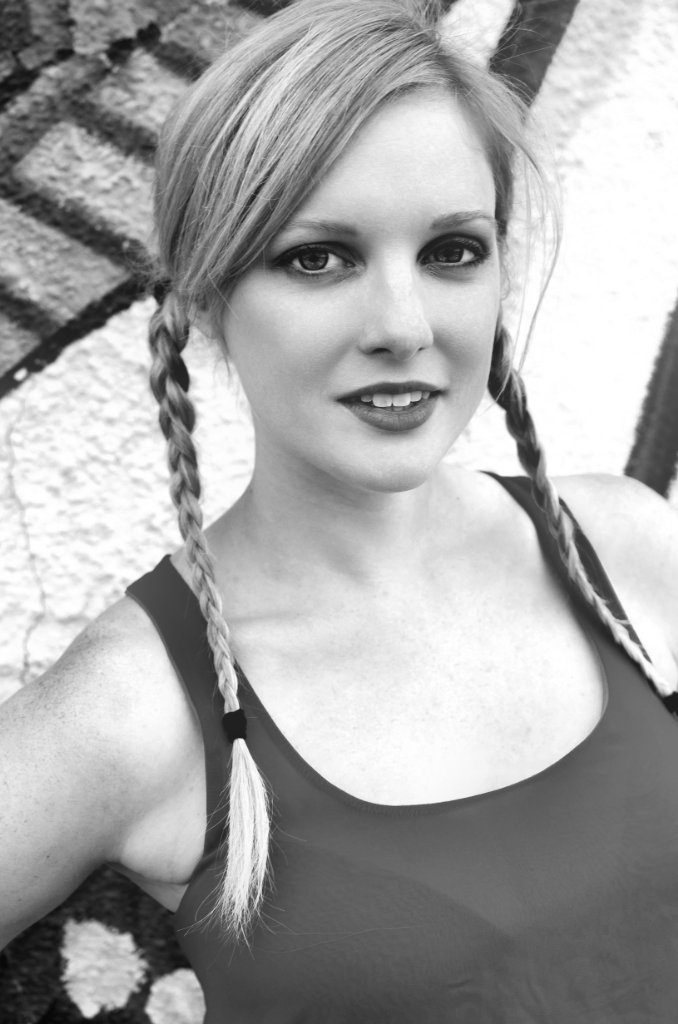 Фото - Лаура Хантер: 678x1024 / 91 Кб