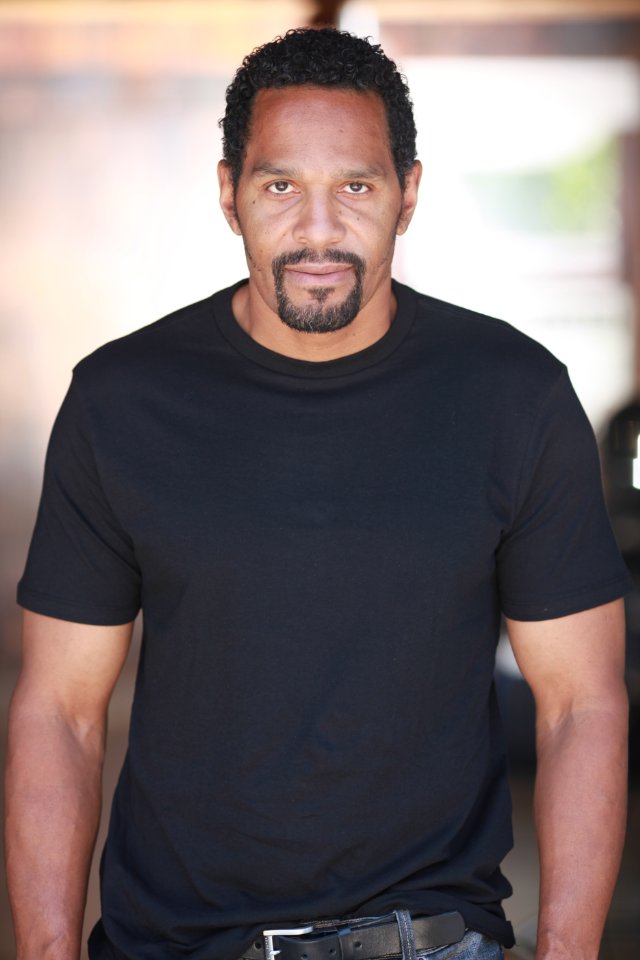 Фото - Куинн Ерли: 640x960 / 58 Кб