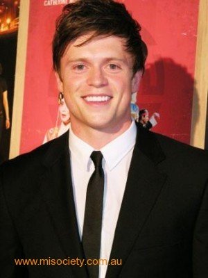 Фото - Хьюго Джонстон-Барт: 300x400 / 23 Кб