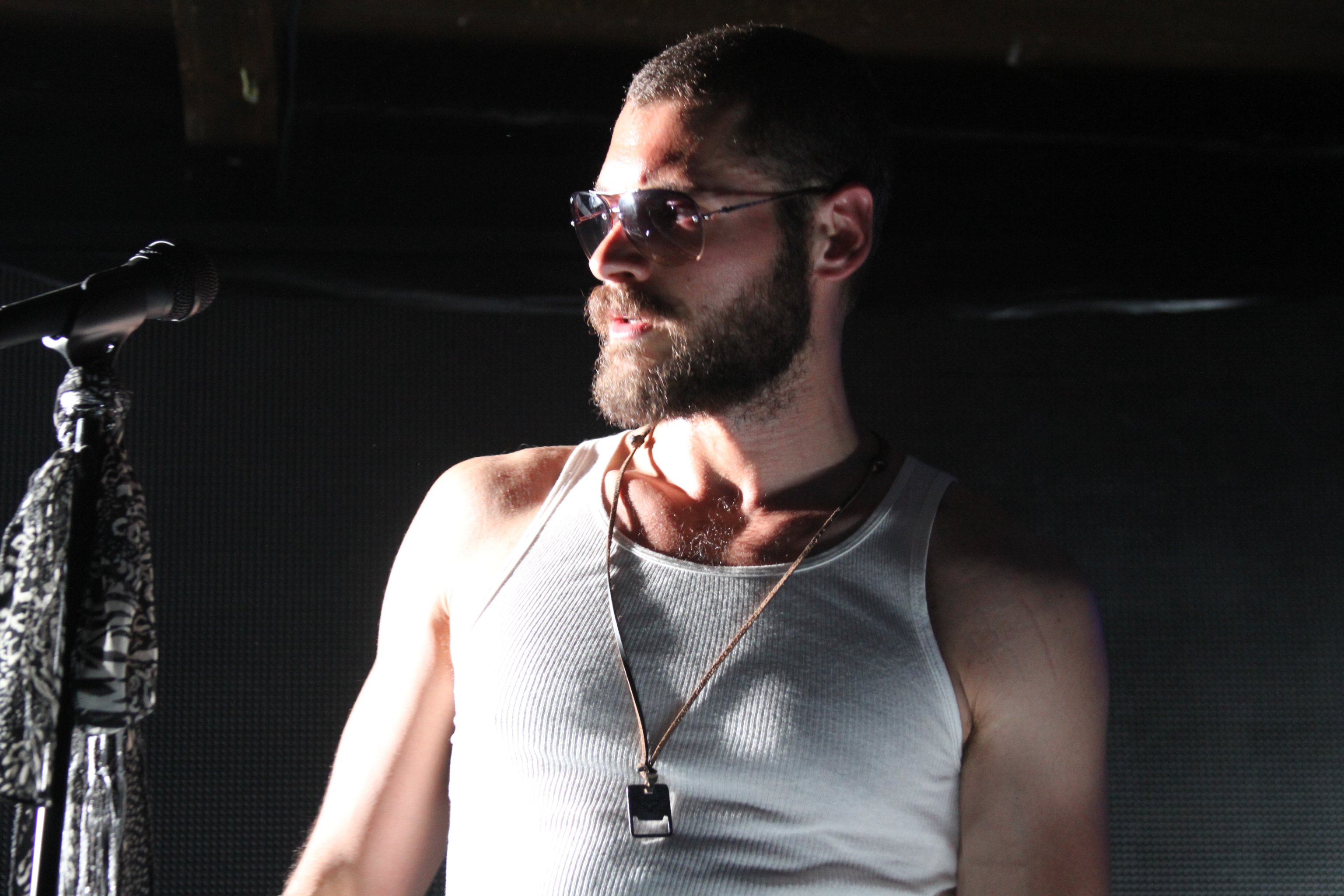 Фото - Адан Канто: 3072x2048 / 621 Кб