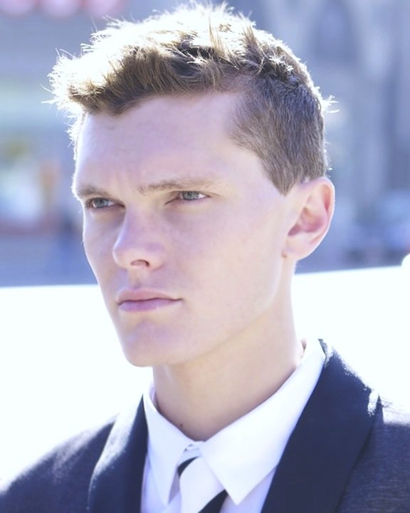 Фото - Люк Бэйнс: 576x720 / 45 Кб