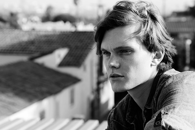 Фото - Люк Бэйнс: 640x427 / 49 Кб