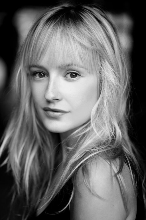 Фото - Натали Баскомб: 512x768 / 57 Кб