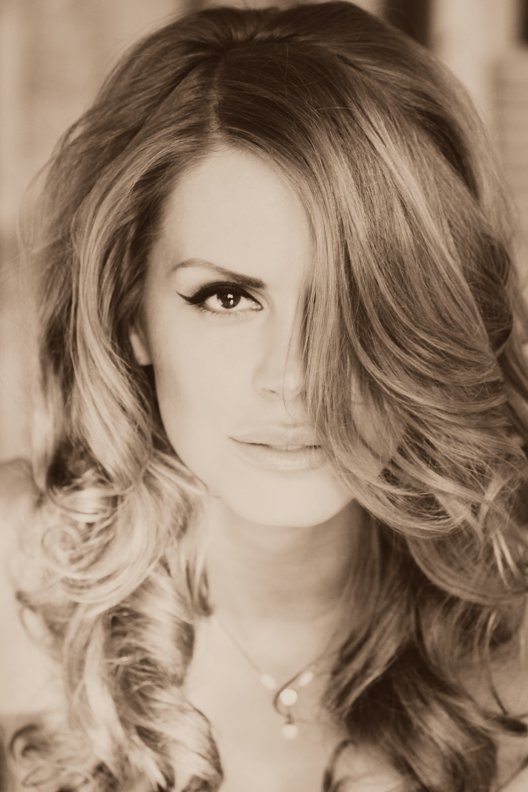 Фото - Мишель Селеста: 528x792 / 65 Кб