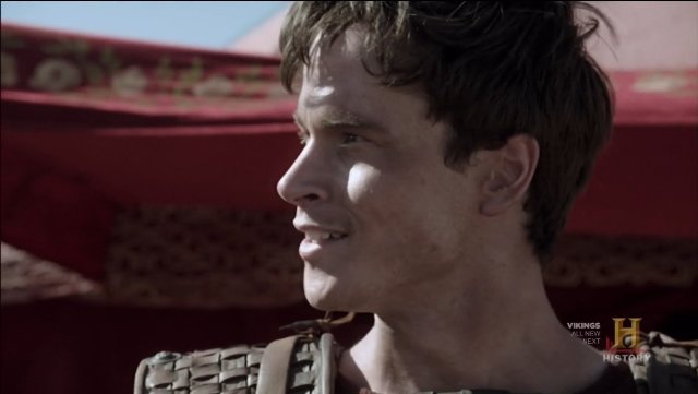 Фото - Лори Кэлверт: 640x361 / 27 Кб