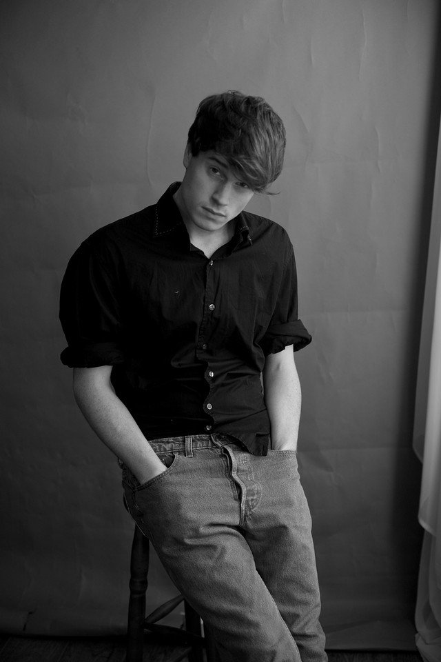 Фото - Лори Кэлверт: 640x960 / 65 Кб