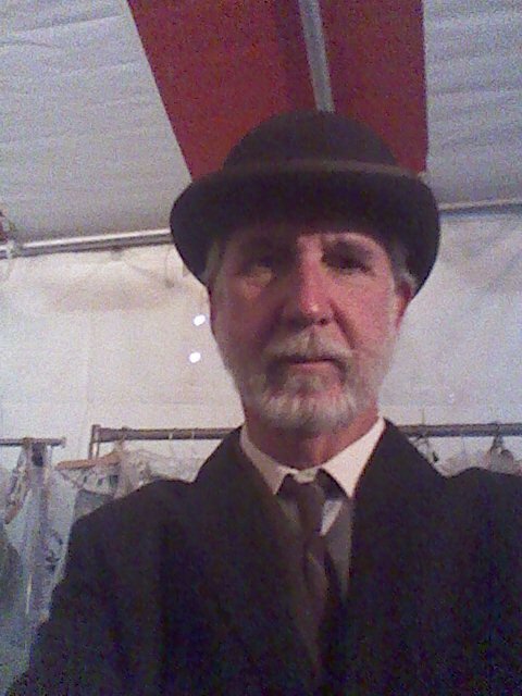 Фото - Томас Р. Уотерс: 480x640 / 58 Кб