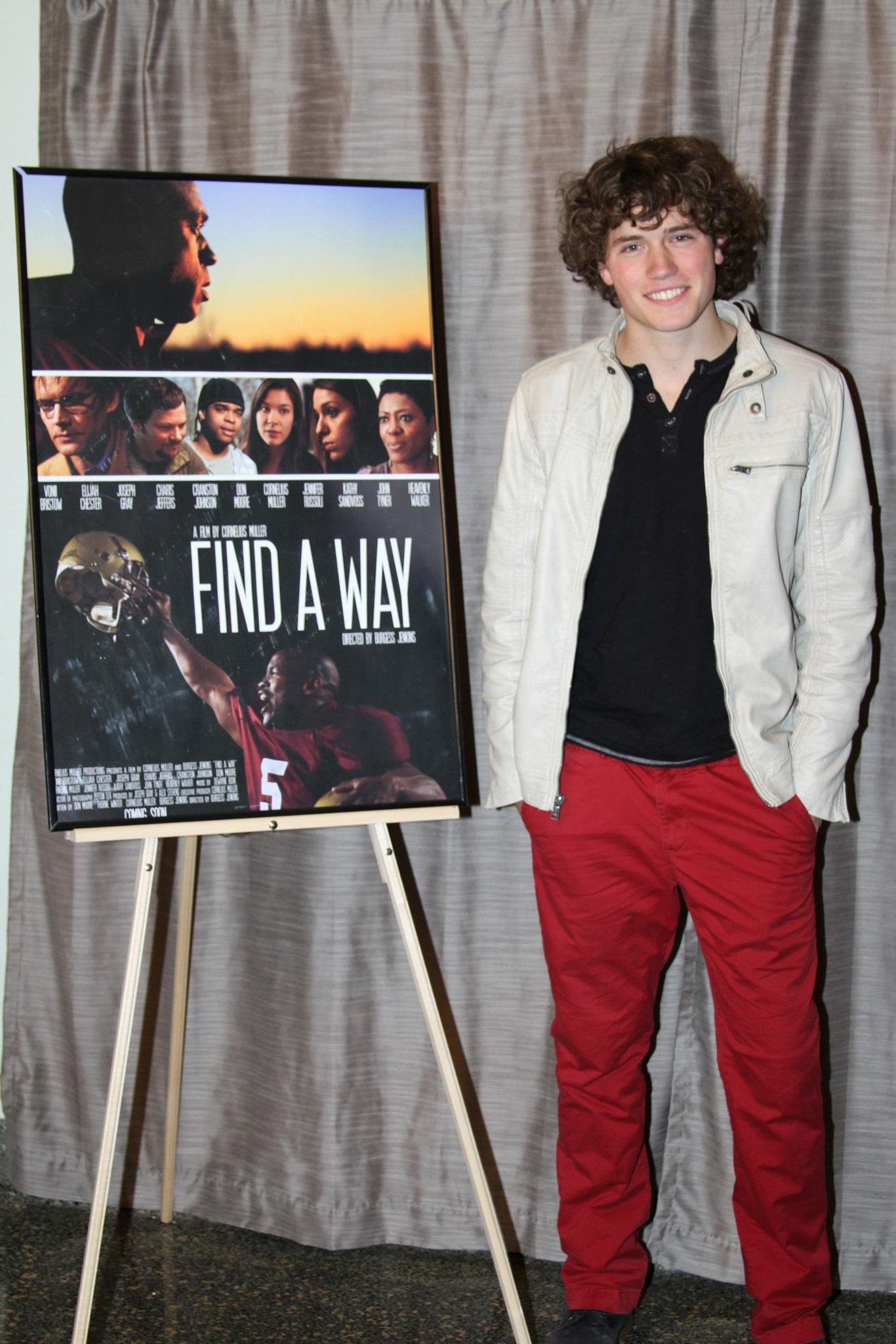 Фото - Джон Тайнер: 1366x2048 / 330 Кб