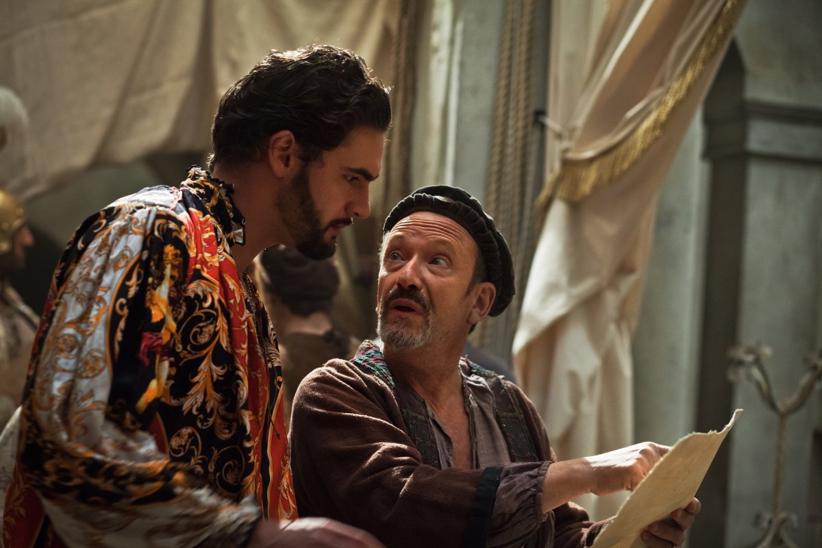 Фото - Том Бейтман: 1200x800 / 139 Кб