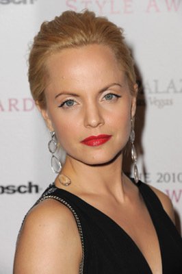 Фото - Мена Сувари: 266x400 / 17 Кб